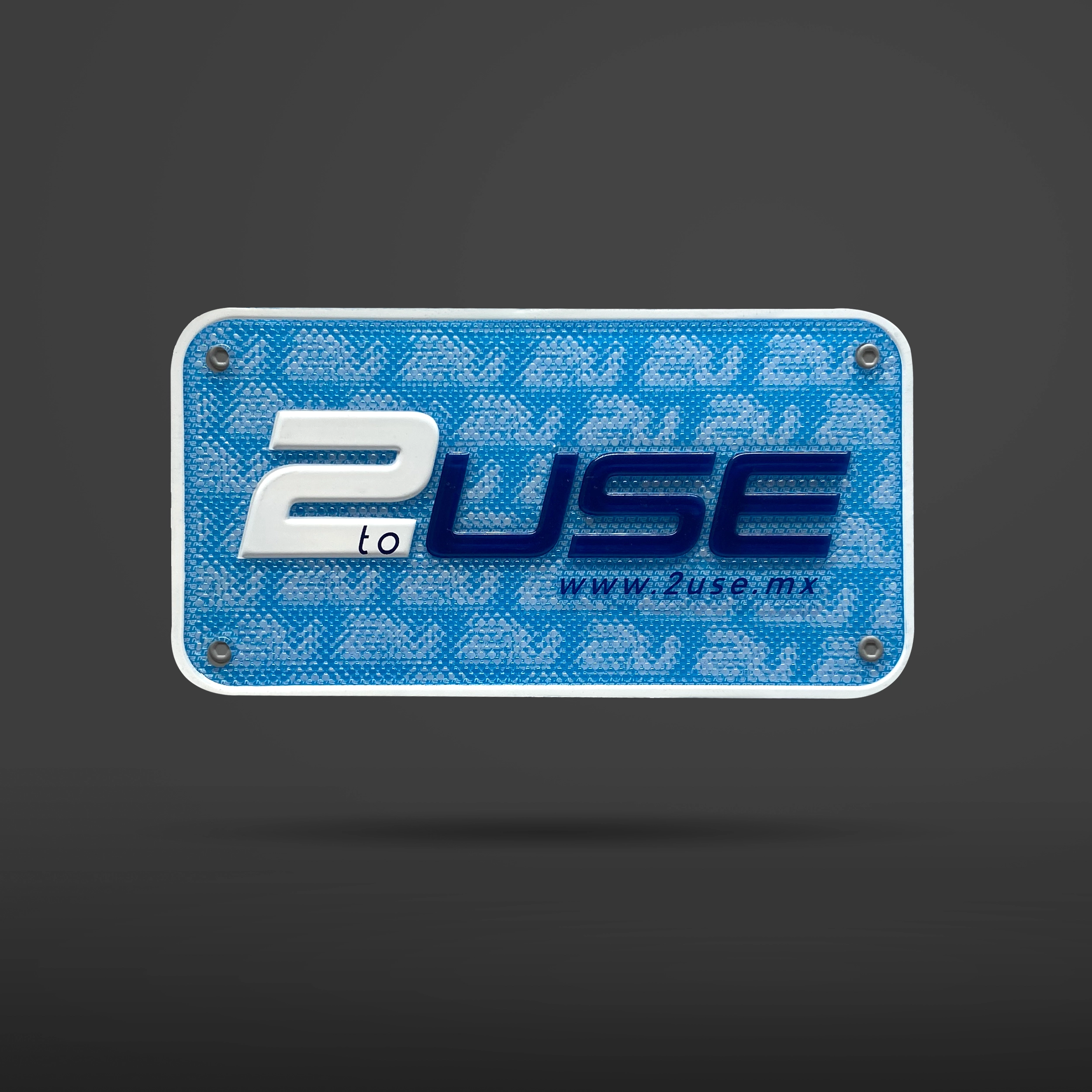2use-emblema-3d-3